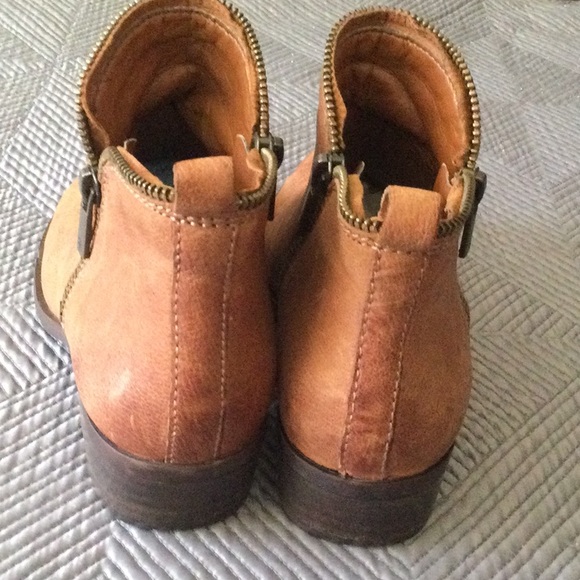 Lucky Brand size 6 brown leather ankle boots for women - Picture 2 of 4